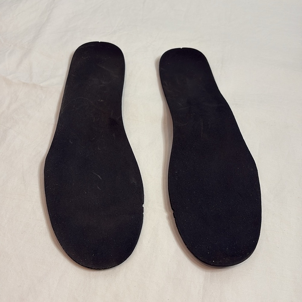 Black and Blue Slip-On Water Shoes. Size 11 - Picture 6 of 9